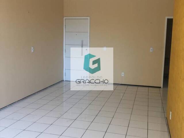 Apartamento para Venda em Fortaleza - 2